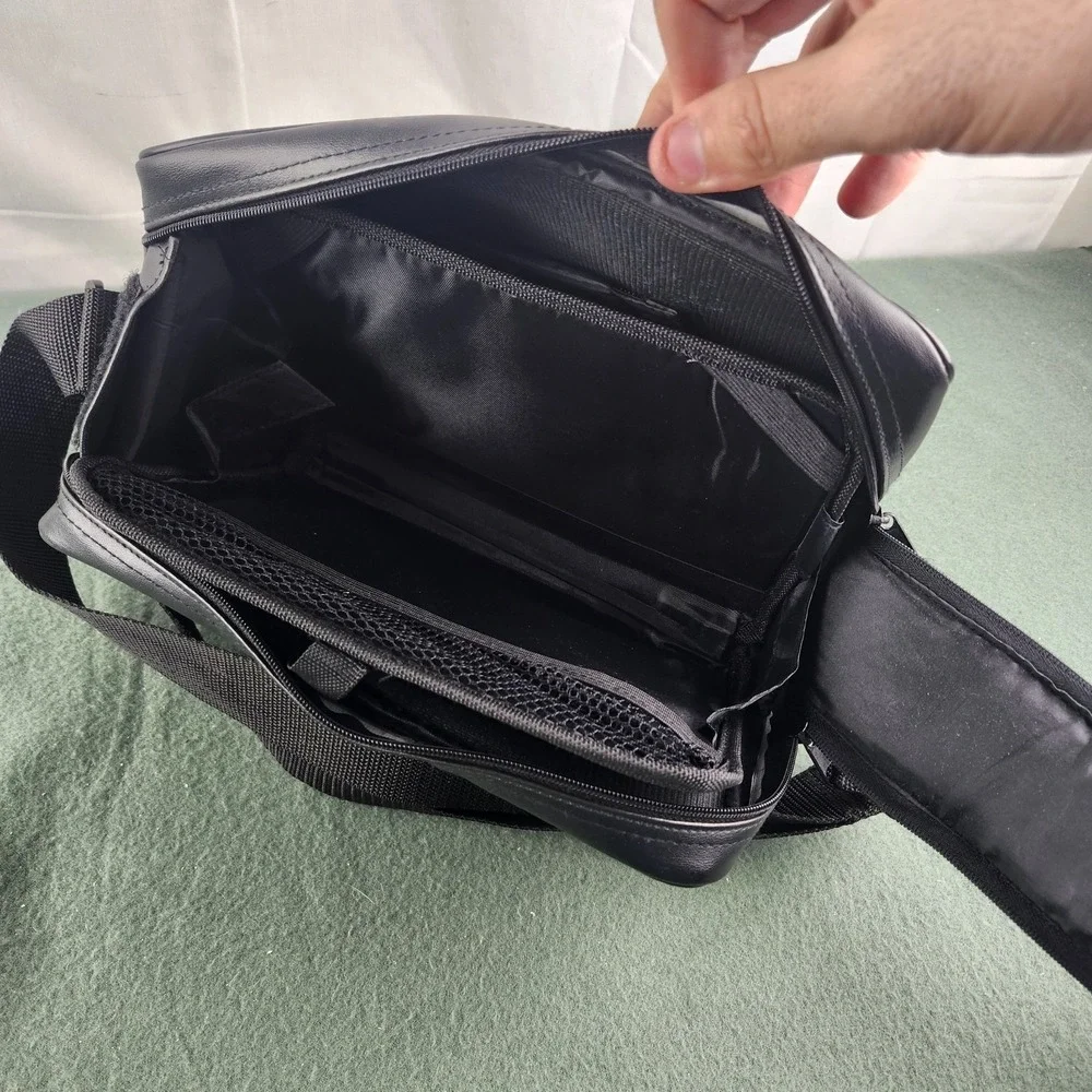 Quantaray Black Padded Divided Camera Bag‎ w/ Shoulder Strap